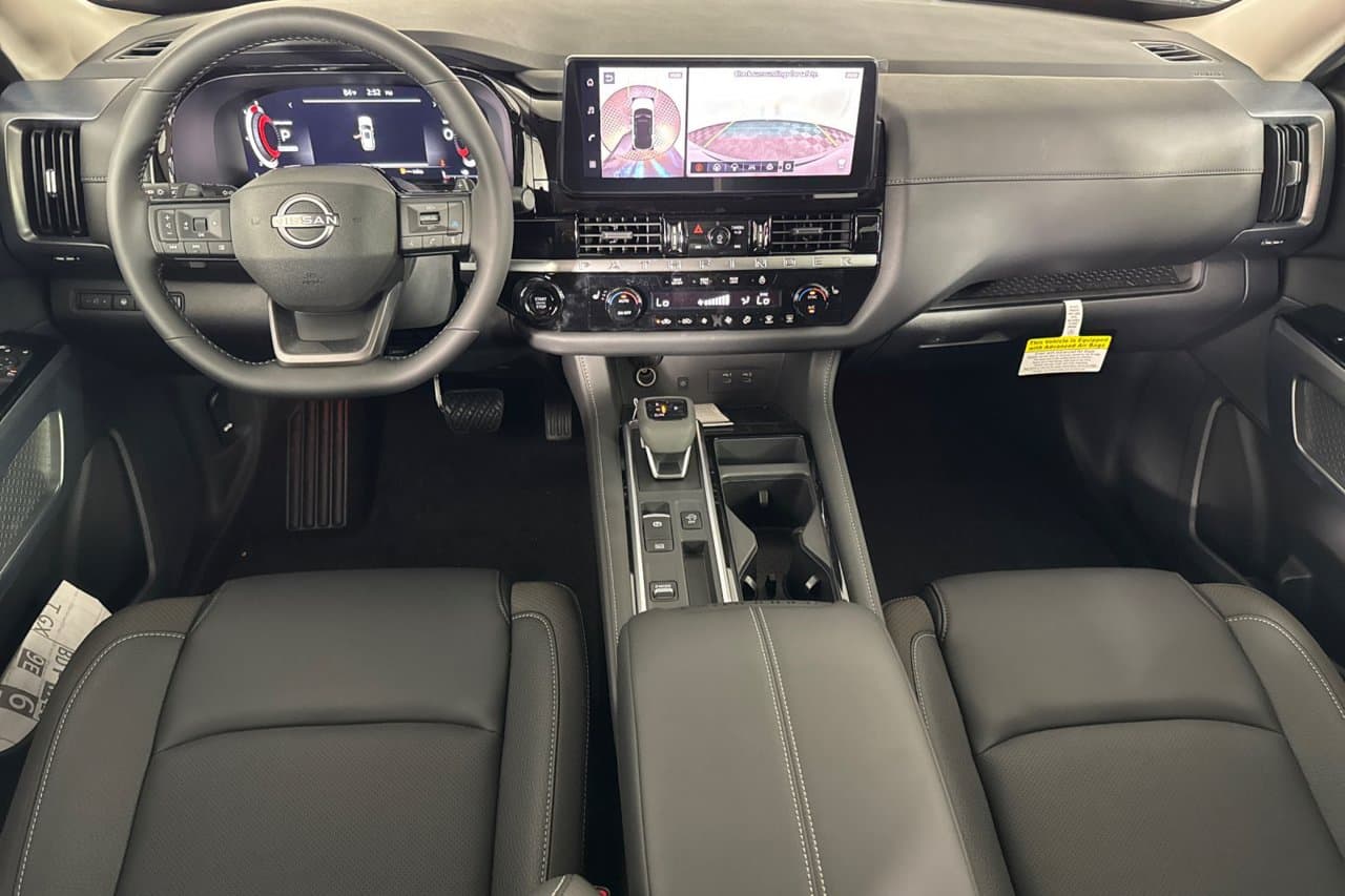 2026 Nissan Pathfinder SL 10