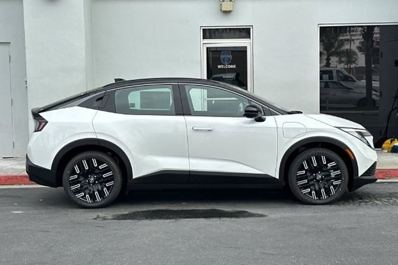 2026 Nissan LEAF PLATINUM+ 2