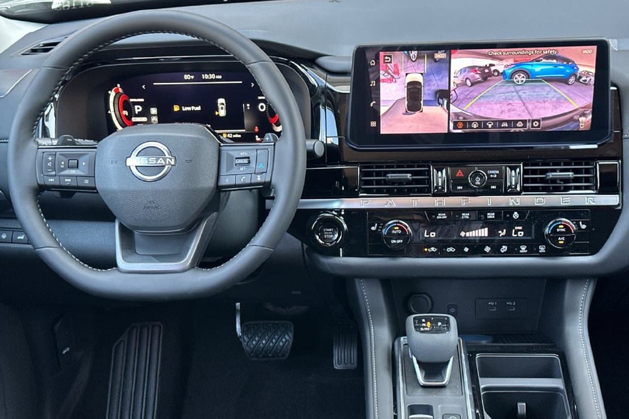 2026 Nissan Pathfinder SL 11