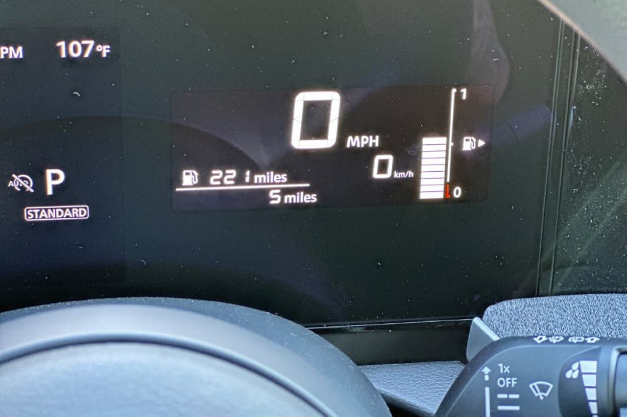 2027 Nissan Kicks SV 22