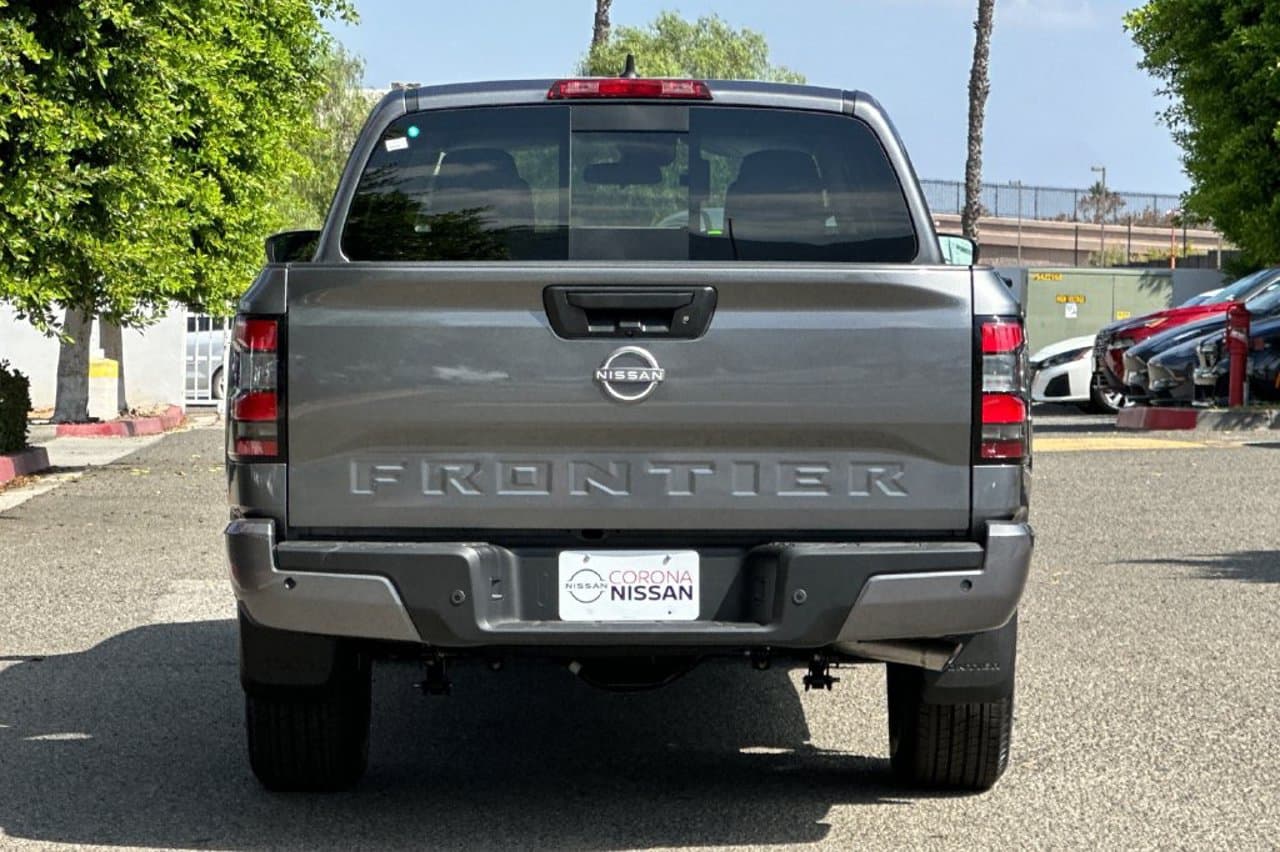 2027 Nissan Frontier SV 5