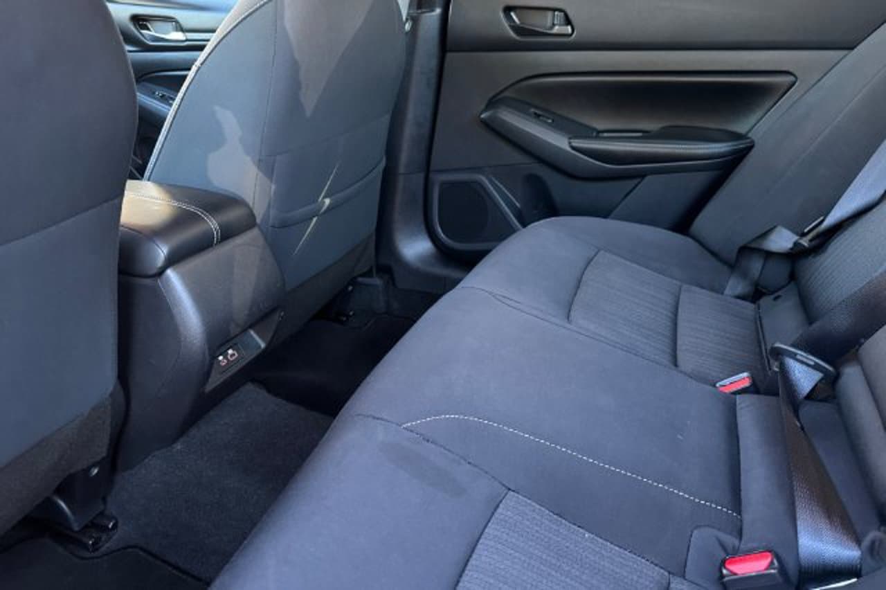2025 Nissan Altima SV 10