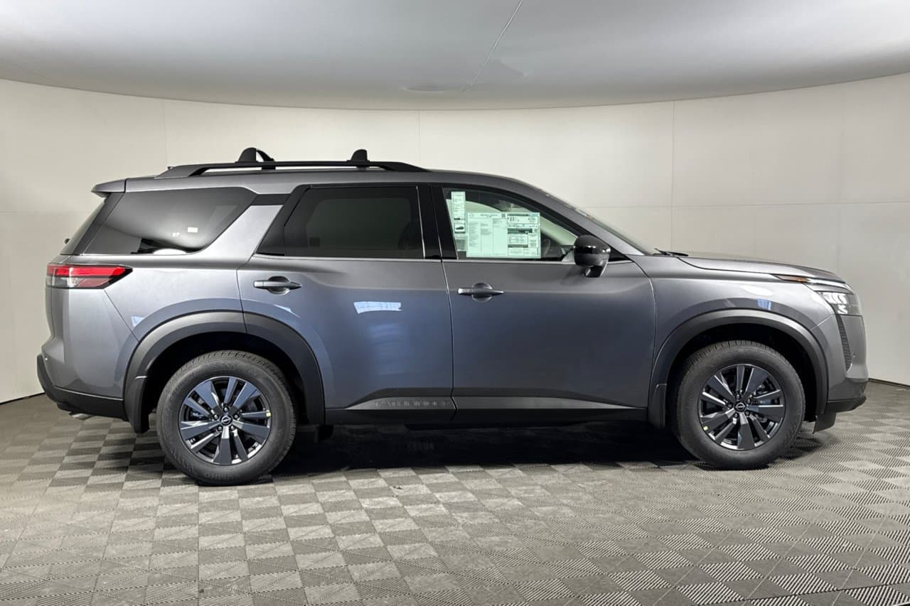 2026 Nissan Pathfinder SV 2