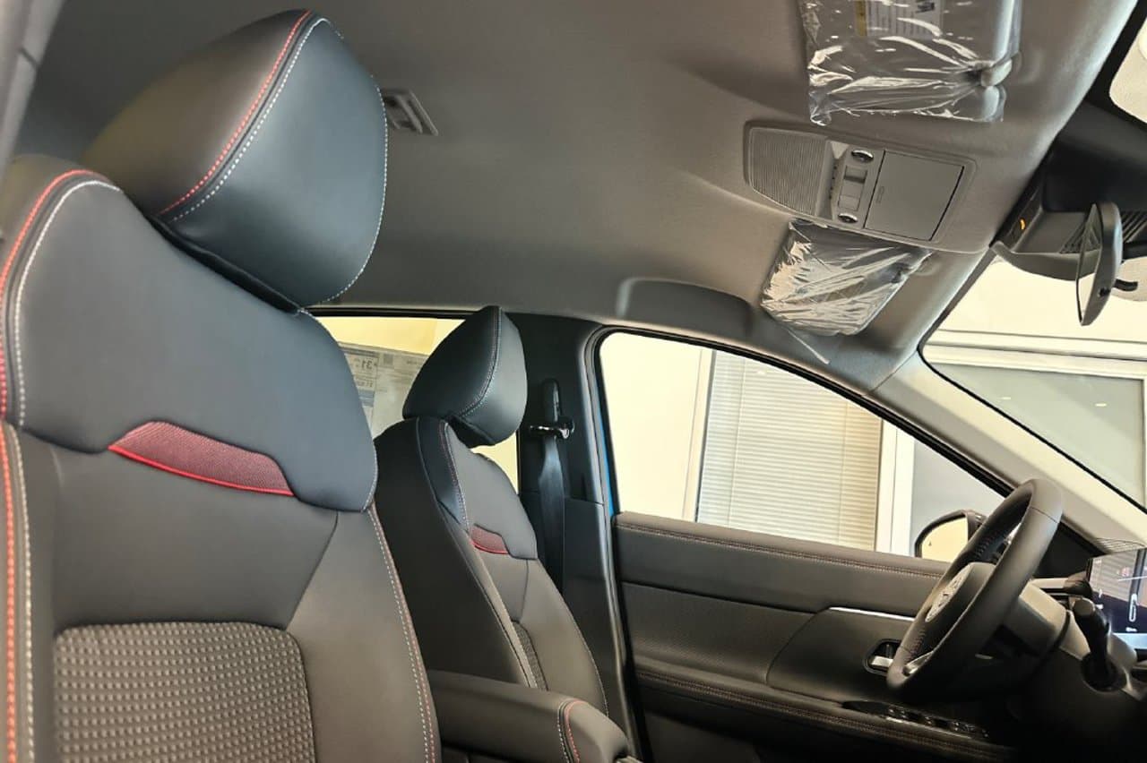 2027 Nissan Kicks SR 14