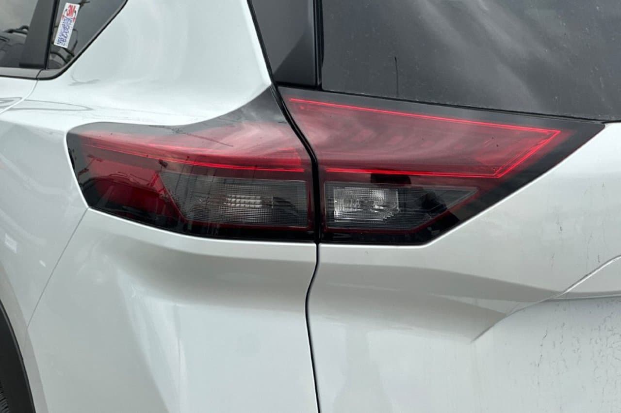 2026 Nissan Rogue SV 21