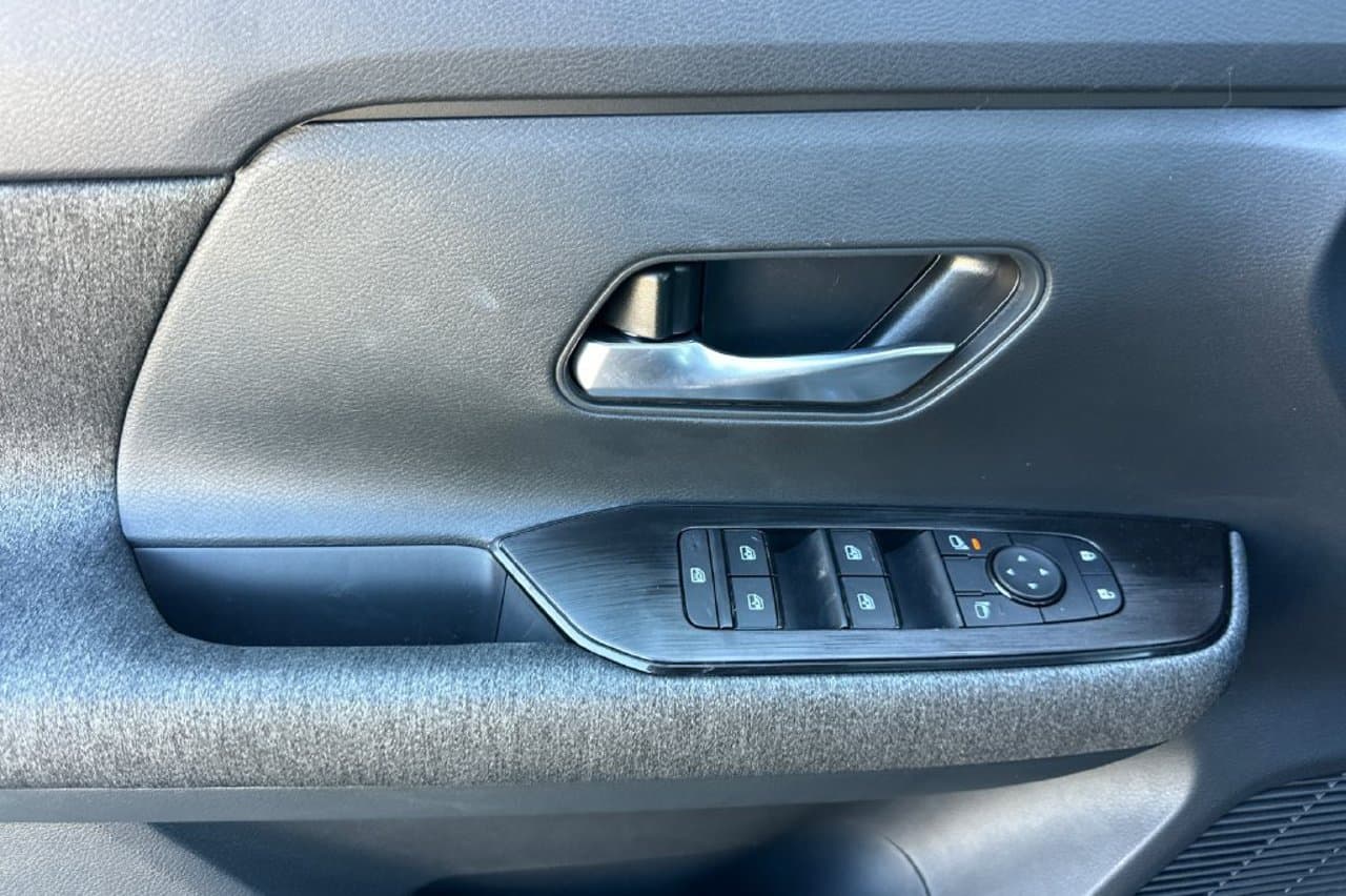 2027 Nissan Kicks SV 8