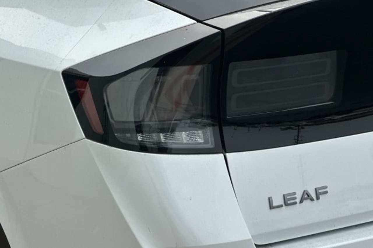2026 Nissan LEAF PLATINUM+ 24