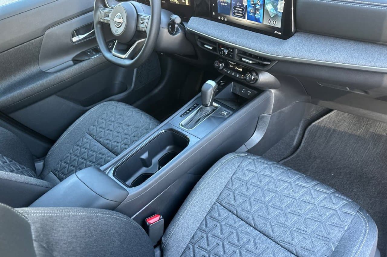 2027 Nissan Kicks SV 14