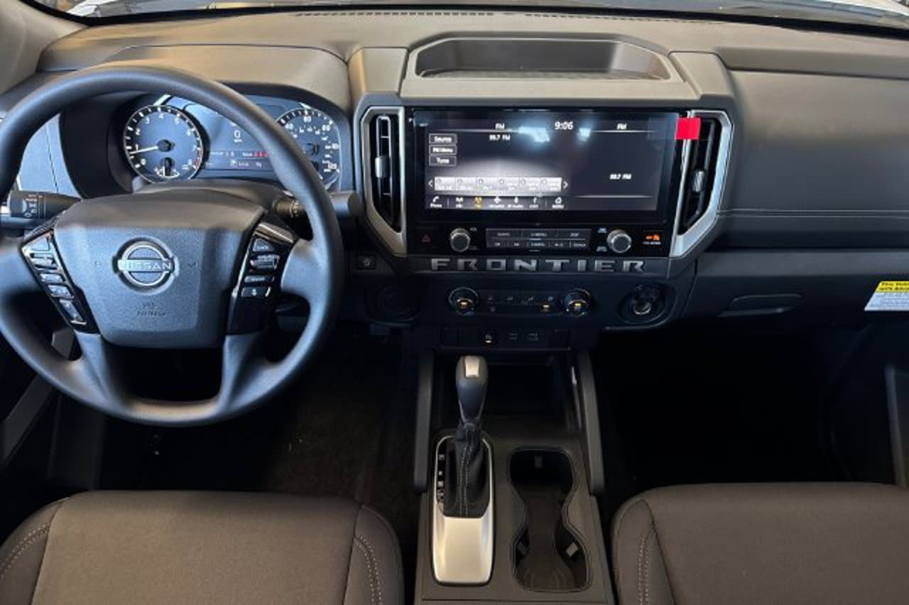 2027 Nissan Frontier SV 10