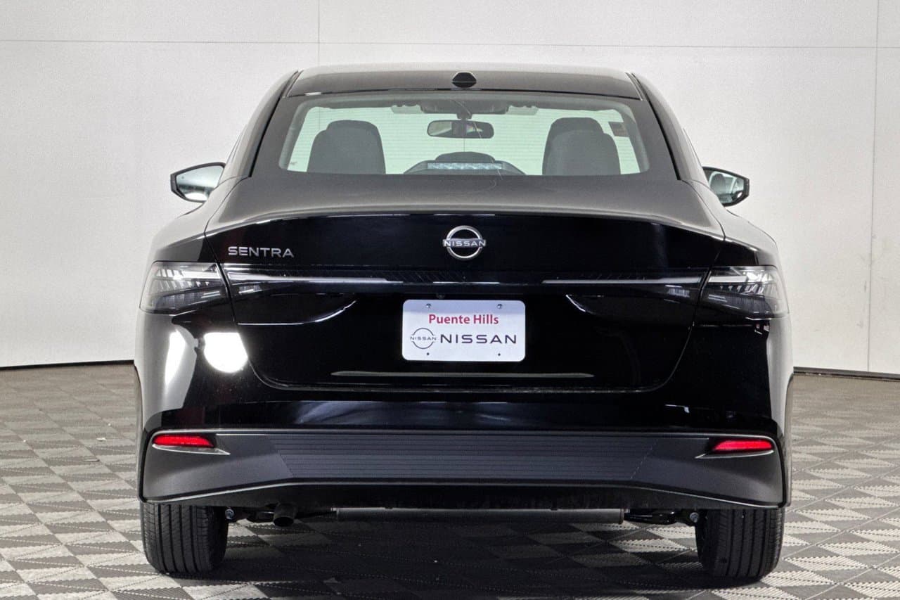 2027 Nissan Sentra S 4