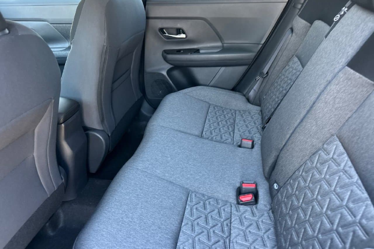 2027 Nissan Kicks SV 9