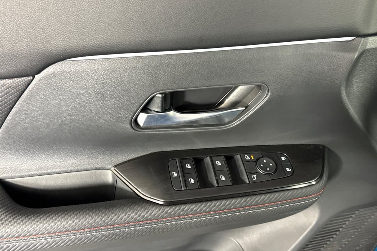 2027 Nissan Kicks SR 8
