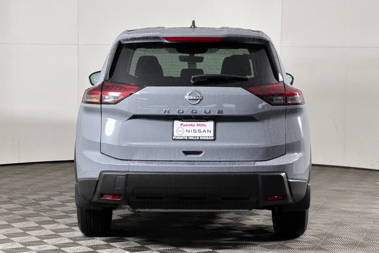 2026 Nissan Rogue SV 4