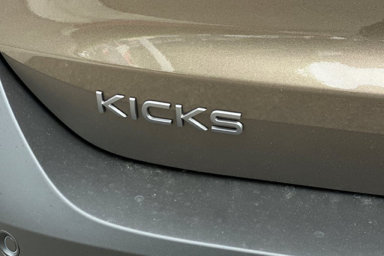 2027 Nissan Kicks SR 23