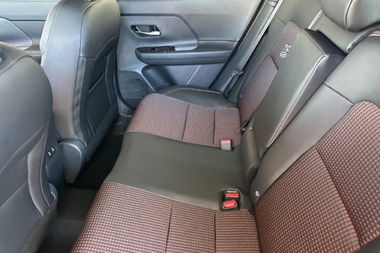 2027 Nissan Kicks SR 9