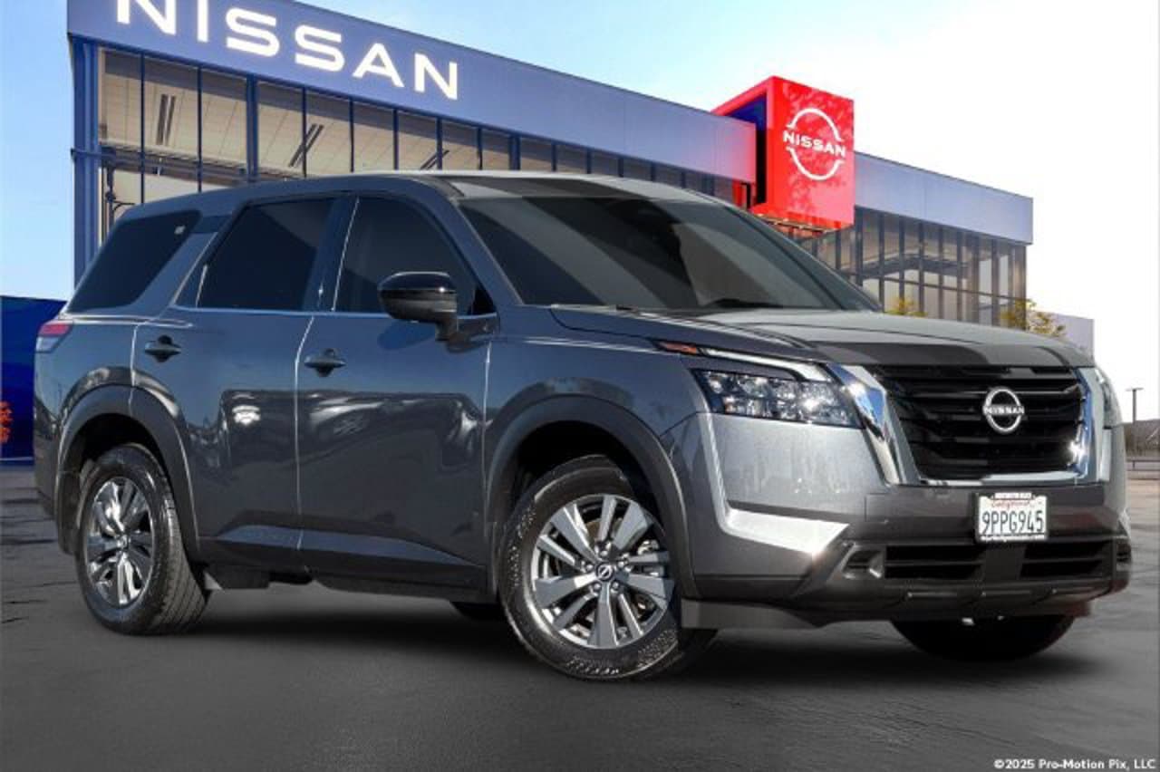 2024 Nissan Pathfinder S 1