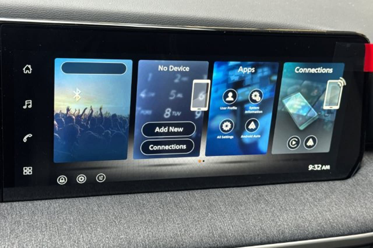 2027 Nissan Kicks SV 15