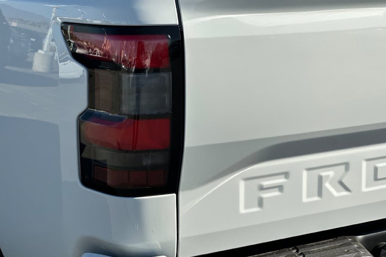 2027 Nissan Frontier SV 20