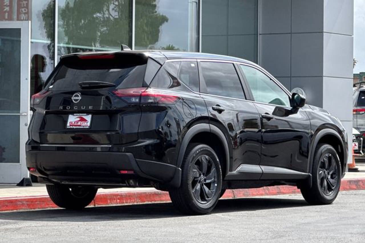 2026 Nissan Rogue SV 3
