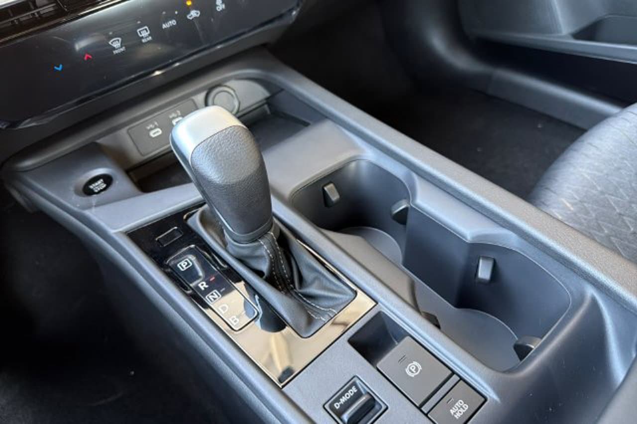 2027 Nissan Sentra SV 17