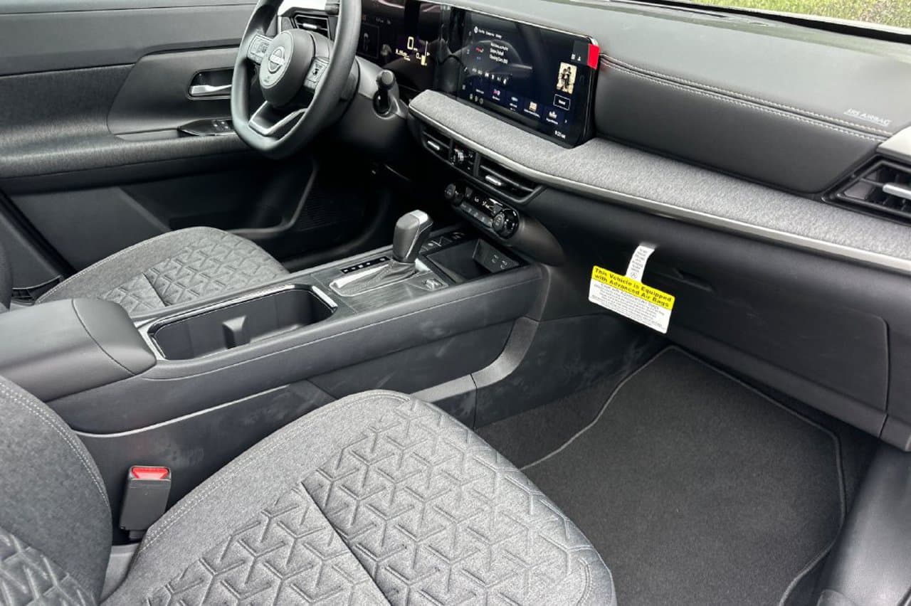 2027 Nissan Kicks SV 14