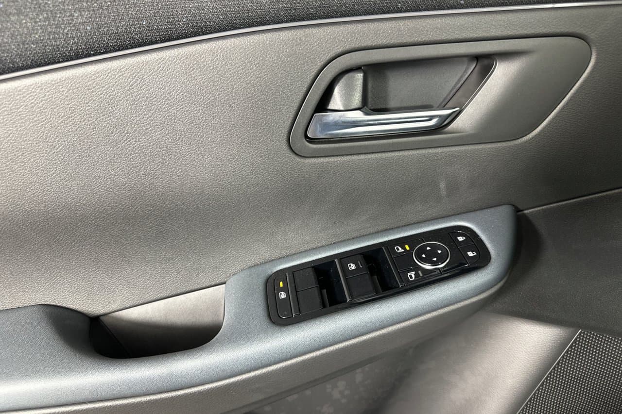 2026 Nissan LEAF SV+ 8