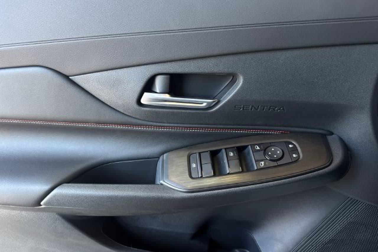 2027 Nissan Sentra SR 8