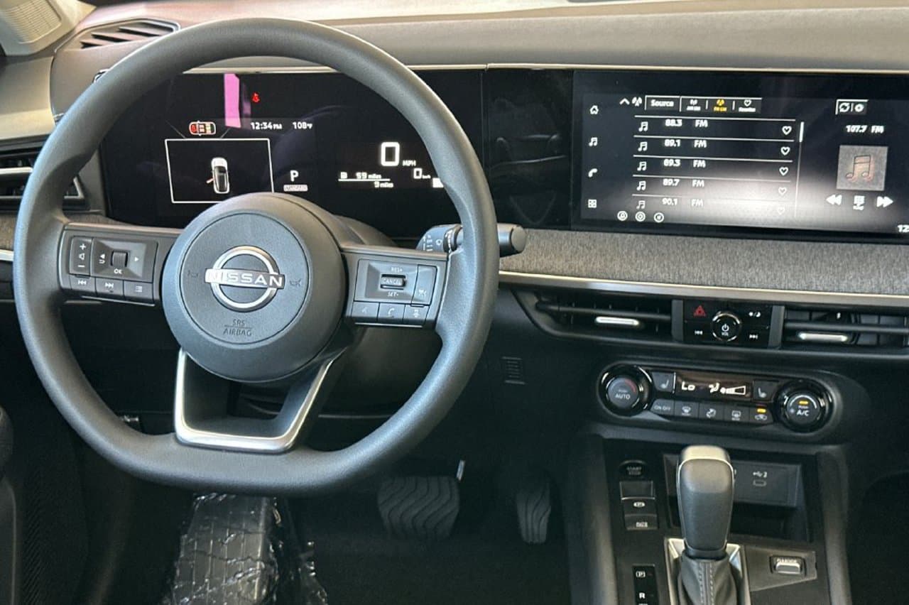 2027 Nissan Kicks SV 11