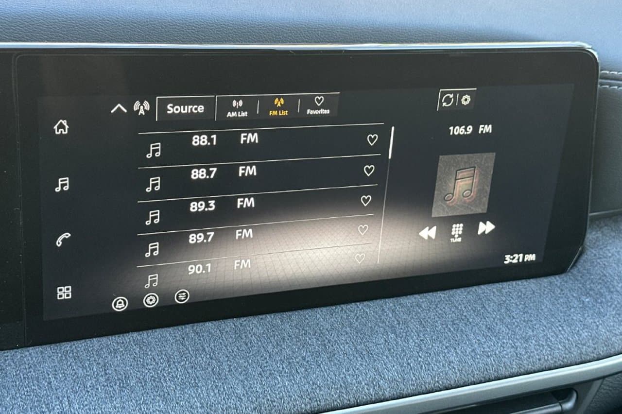 2027 Nissan Kicks SV 15