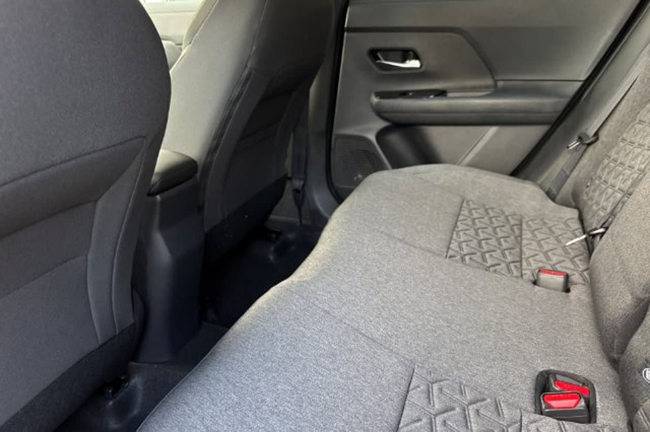 2027 Nissan Kicks SV 9