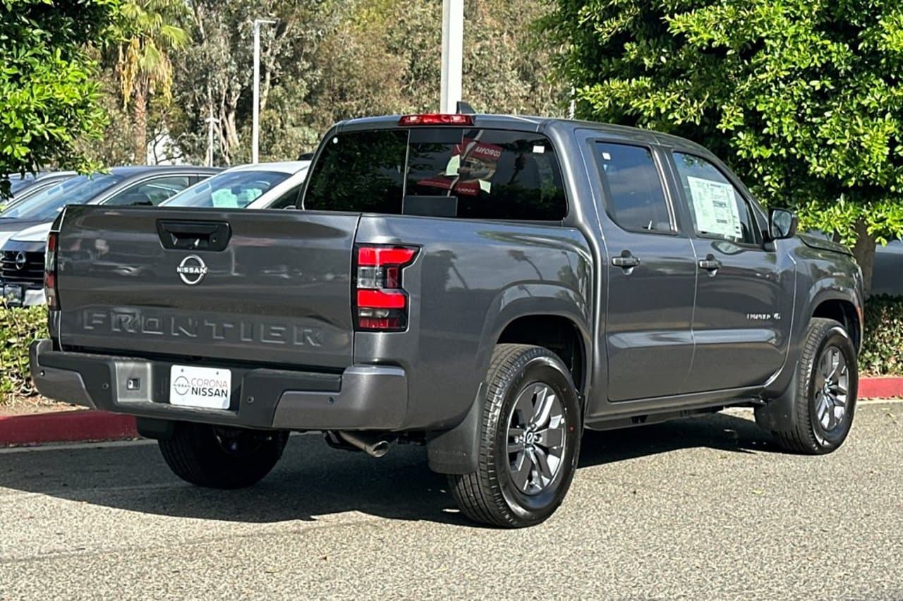 2027 Nissan Frontier SV 4
