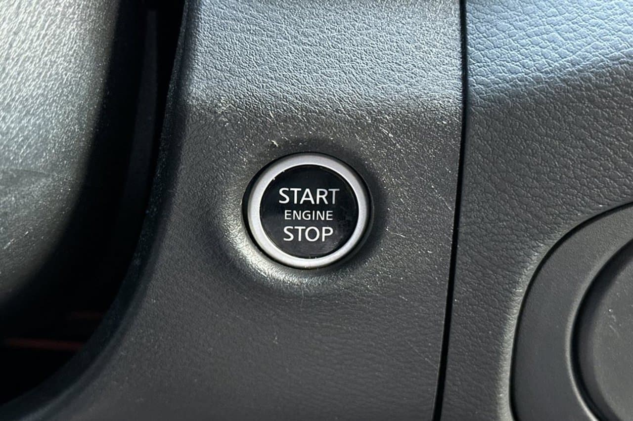 2024 Nissan Frontier SV 18