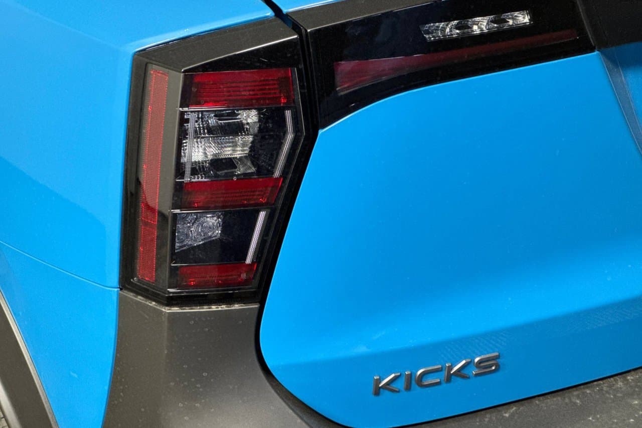 2027 Nissan Kicks SR 23