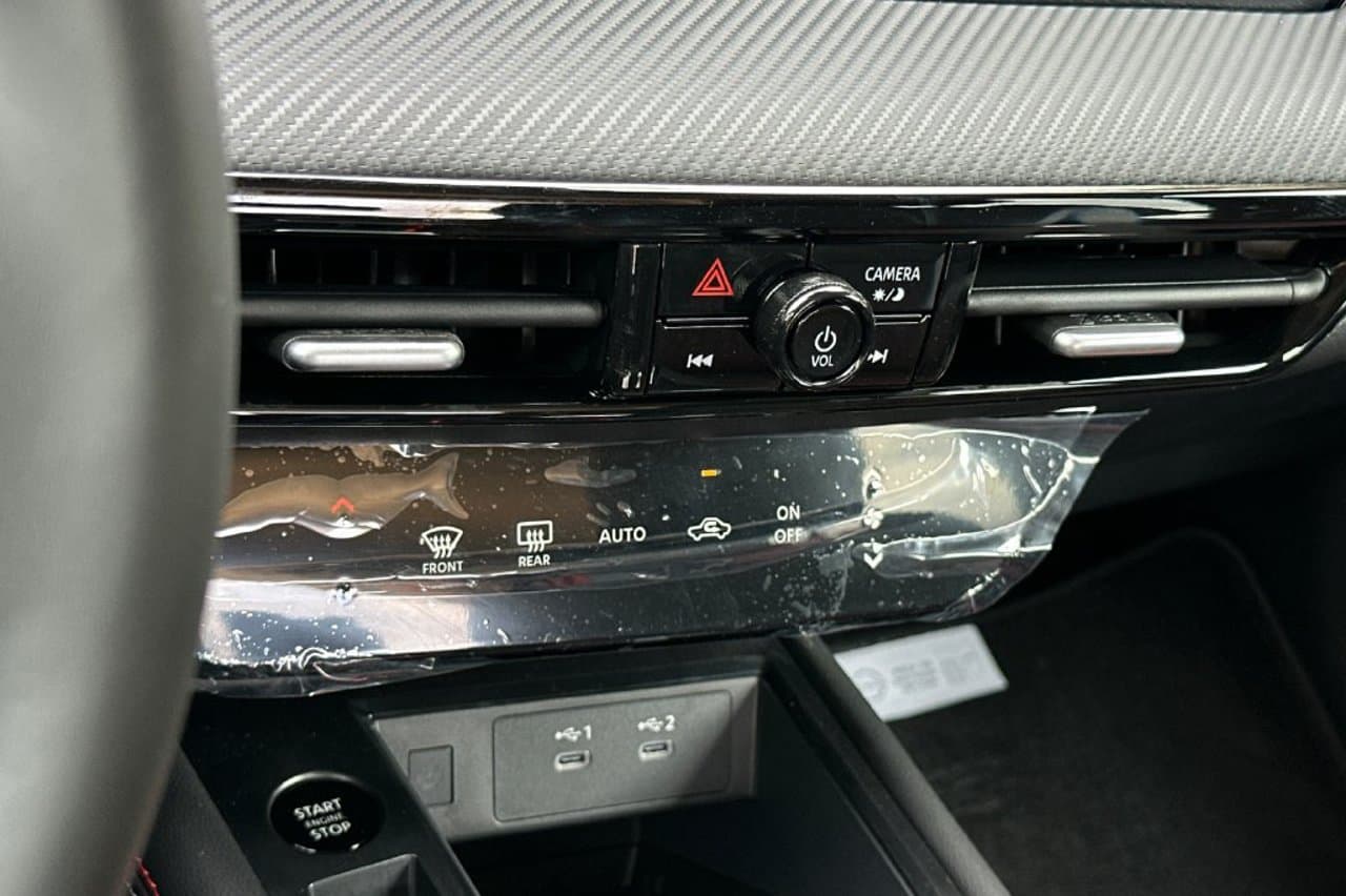 2027 Nissan Kicks SR 17