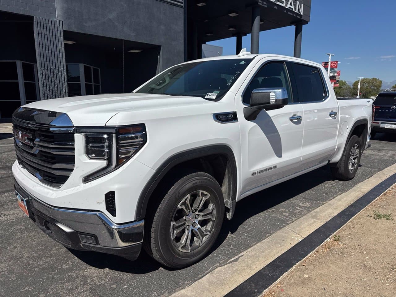 2025 GMC Sierra 1500 SLT 2