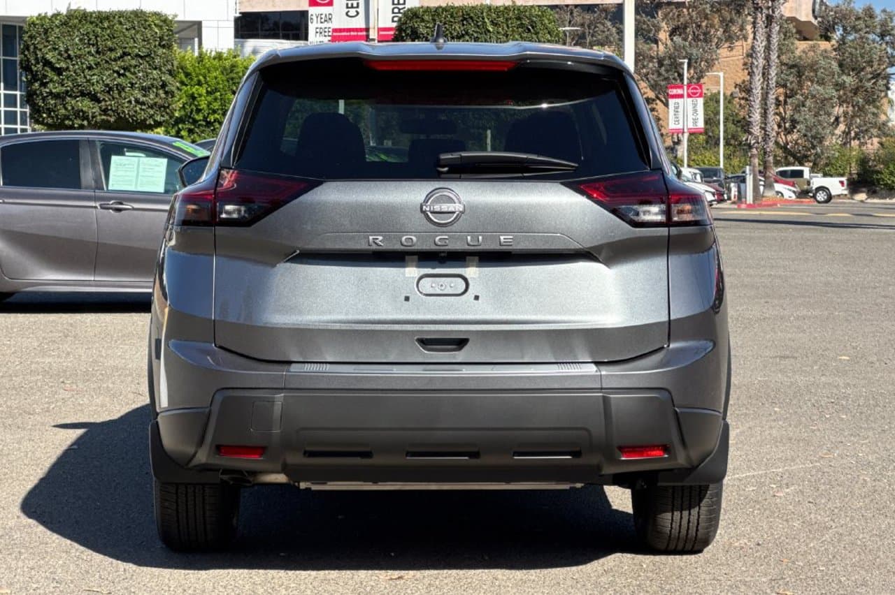 2026 Nissan Rogue SV 5