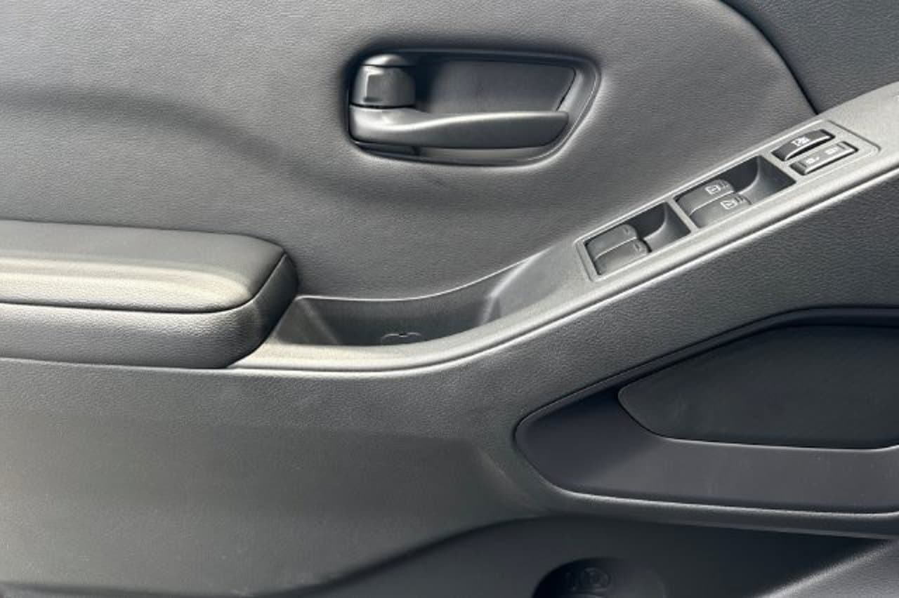 2026 Nissan Frontier SV 8