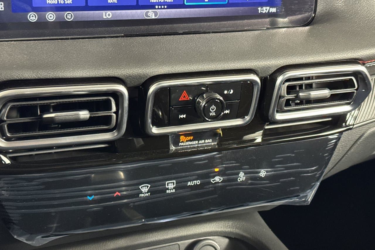 2027 Nissan Sentra SR 16