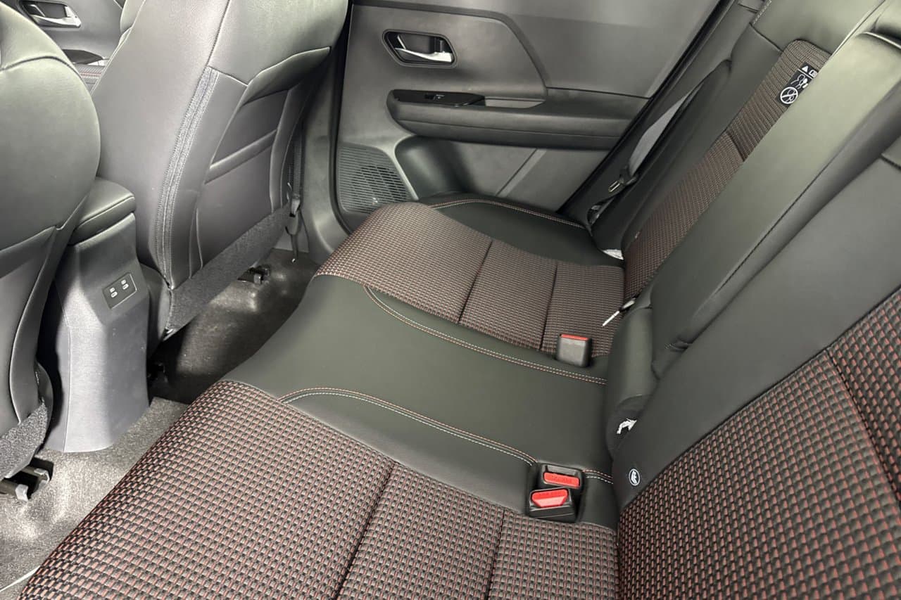 2026 Nissan Kicks SR 9