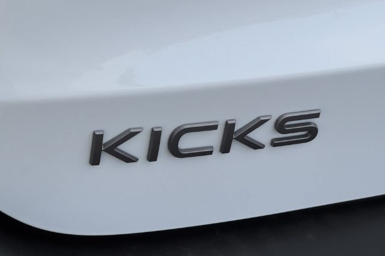 2027 Nissan Kicks SV 19