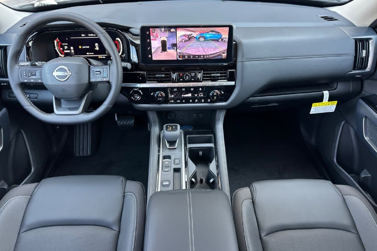 2026 Nissan Pathfinder SL 10