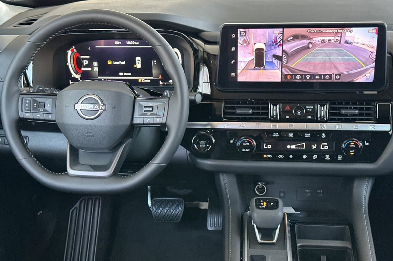 2026 Nissan Pathfinder SL 11