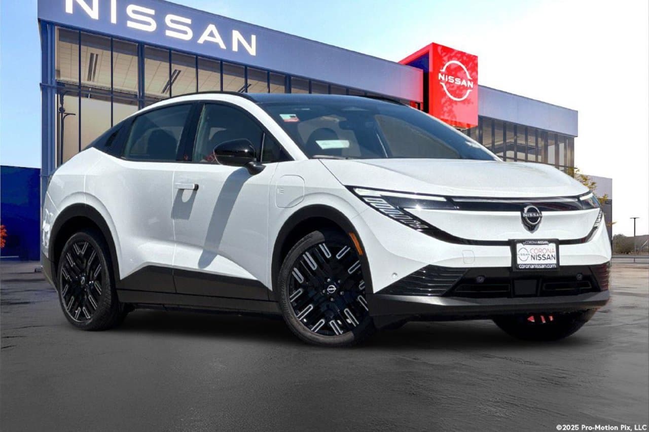 2026 Nissan LEAF PLATINUM+ 2