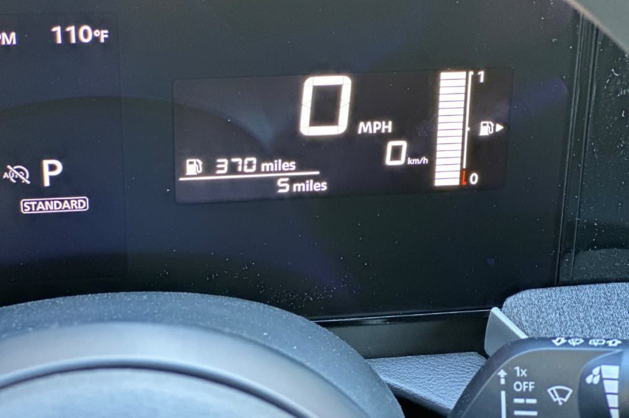 2027 Nissan Kicks SV 22
