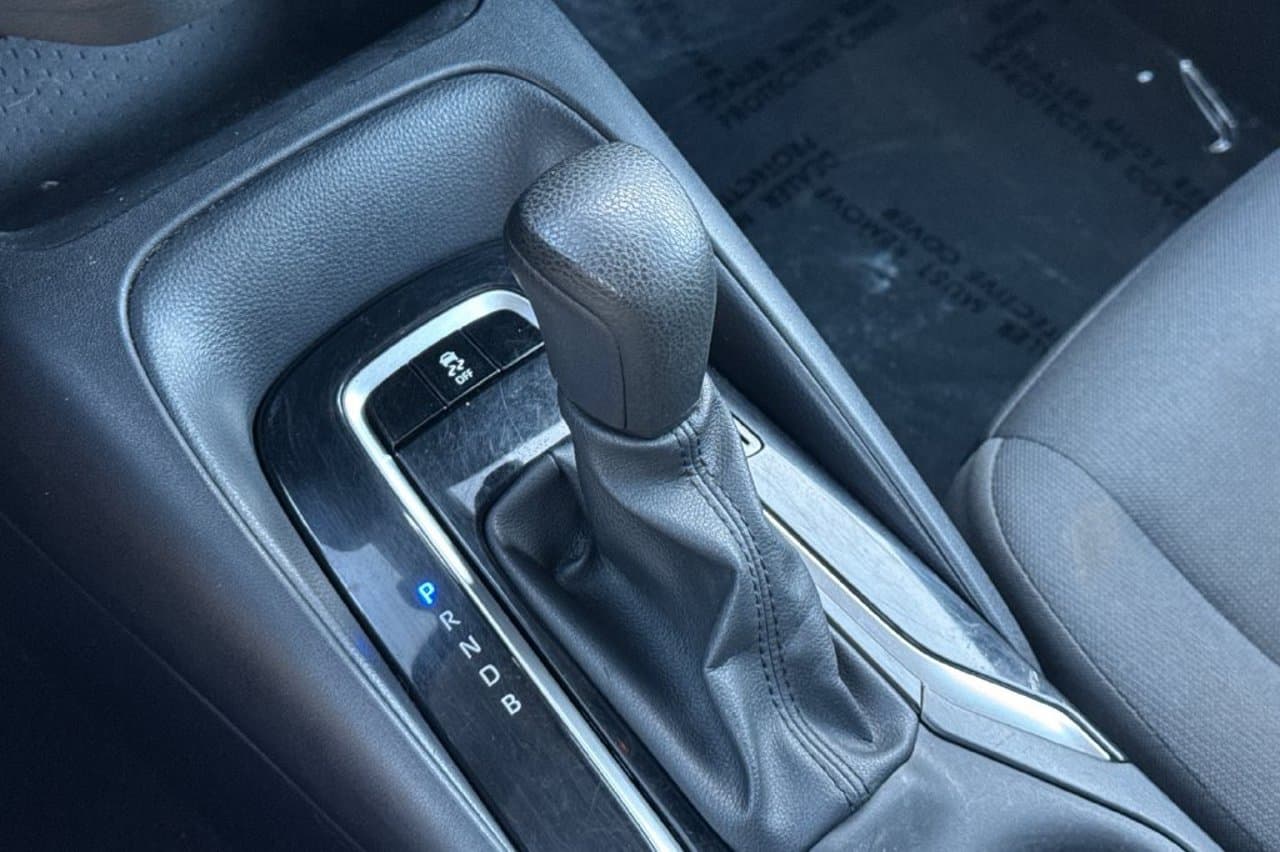 2024 Toyota Corolla LE 17