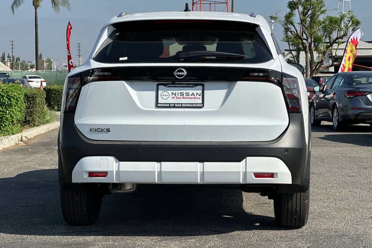 2026 Nissan Kicks SV 4