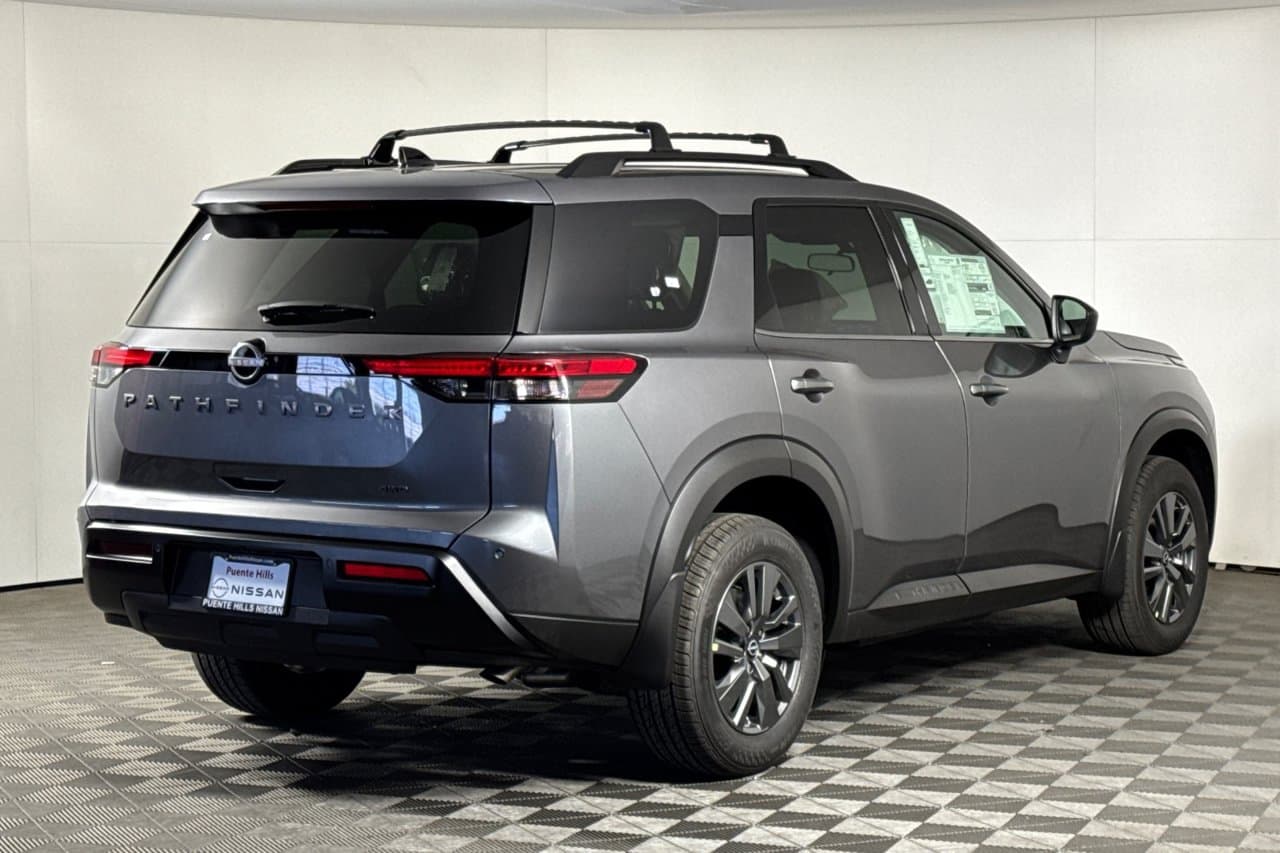 2026 Nissan Pathfinder SV 3