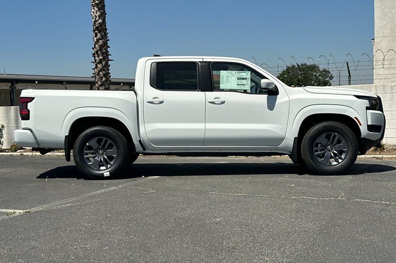 2026 Nissan Frontier SV 2