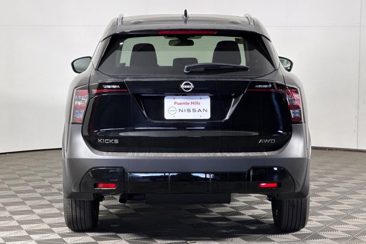 2027 Nissan Kicks SV 4