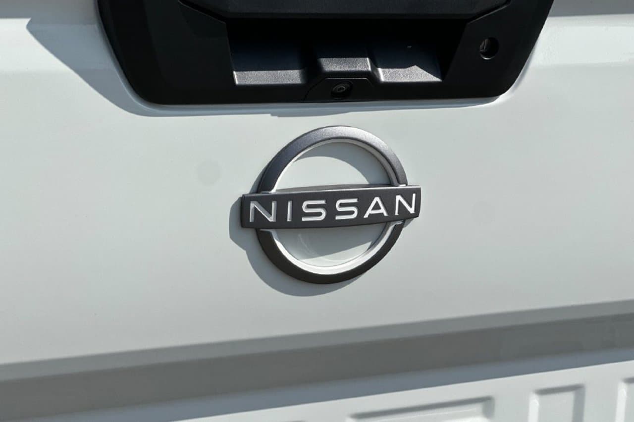 2027 Nissan Frontier SV 22